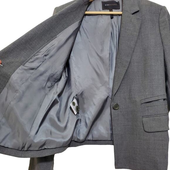BCBGMaxazria Size Medium Single Button Wool Blend Blazer with 4 Front Pockets - Picture 4 of 11
